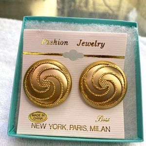 Gold Classic Fashion Earings